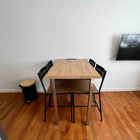 Appartement Climatise / Centre-Ville / 4 Personnes Besancon Luaran gambar
